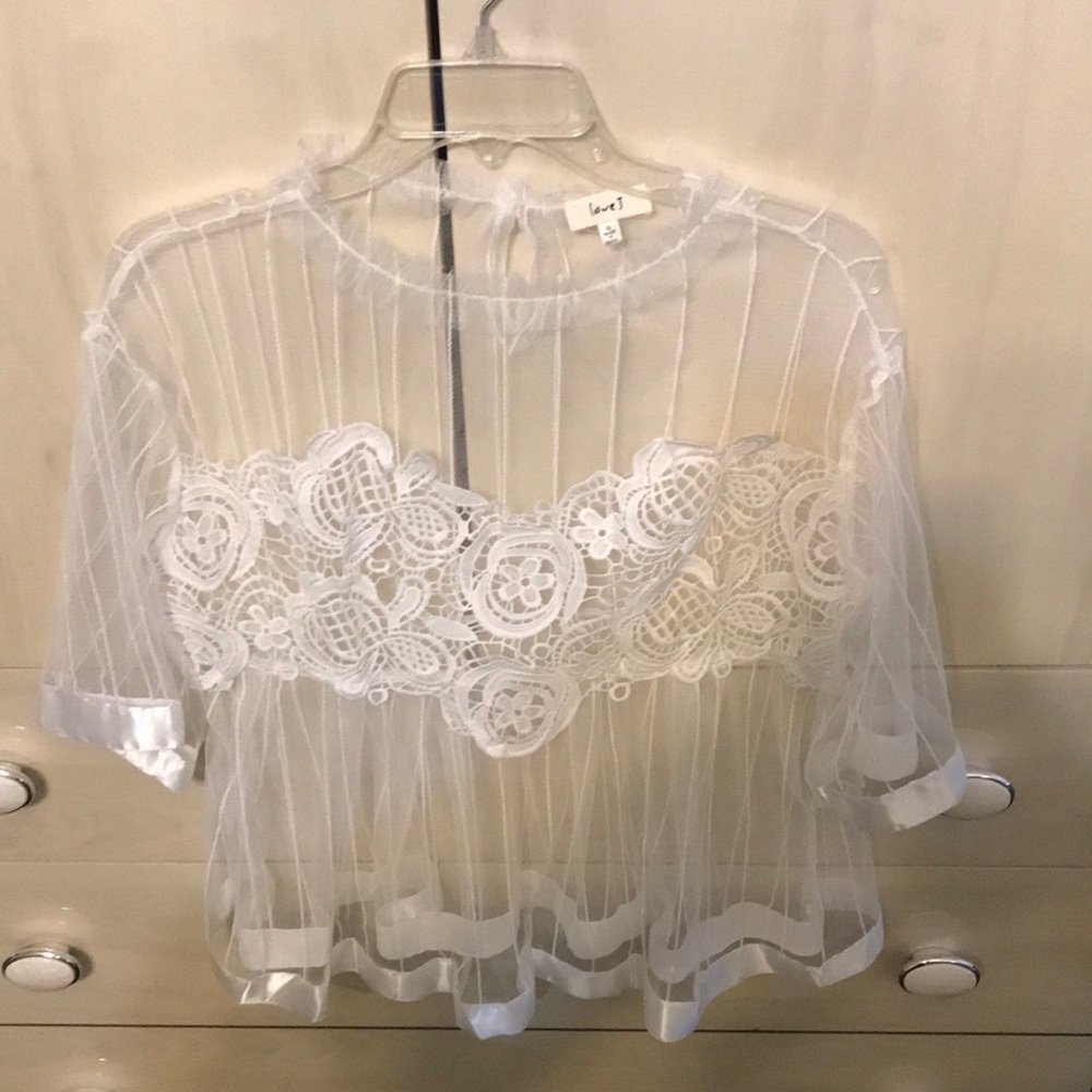 Mesh Floral White Dressy Top 😍 (M)